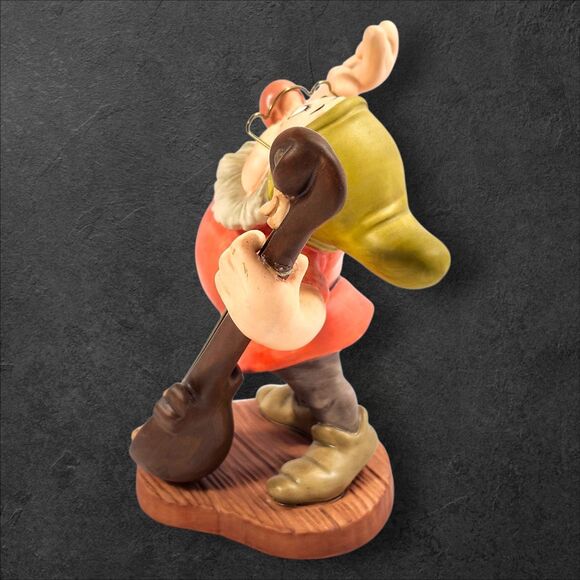 Disney Doc “Cheerful Leader” Snow White Seven Dwarfs 1995 Figurine Retired READ - Picture 2 of 9